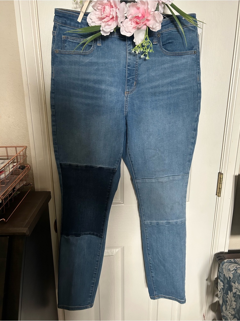 Universal Thread Two-Tone Patch Skinny Jeans in Blue size 14.